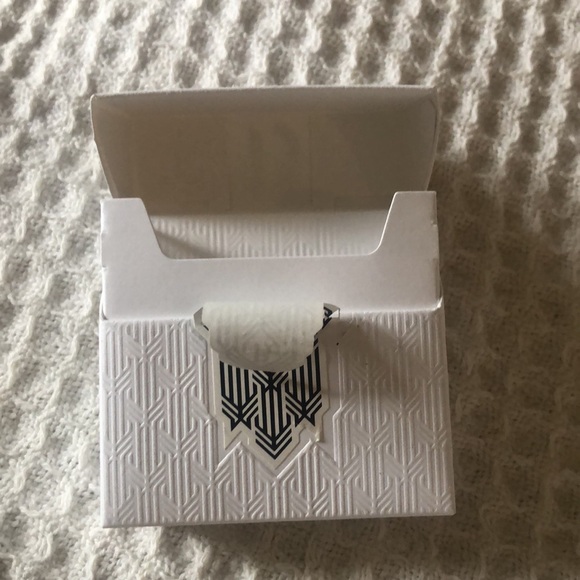 Byredo Super Cute Mini White Paper Gift Box W/Sticker Closure / Used Once - Picture 4 of 5